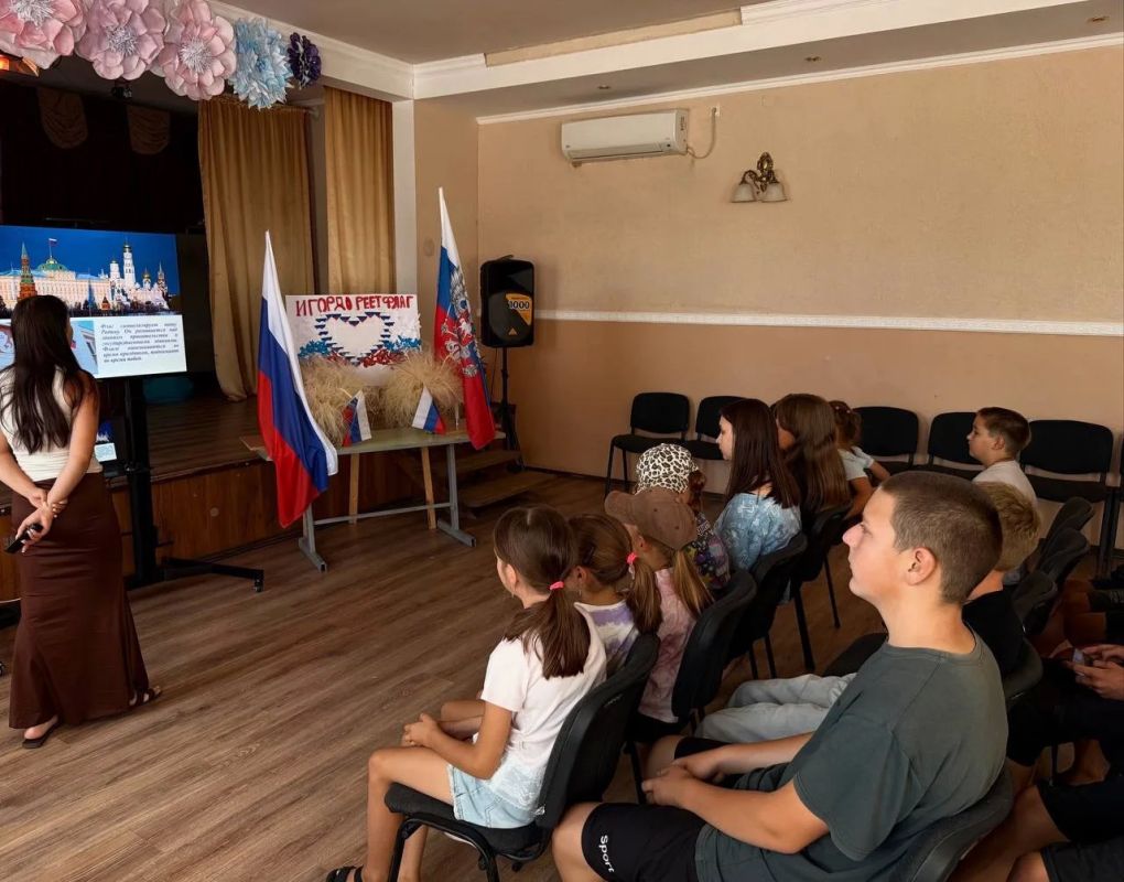 В Марьяновском сельском клубе прошло мероприятие посвящённое Дню государственного флага Российской Федерации! В Марьяновском сельском клубе прошло мероприятие посвящённое Дню государственного флага Российской Федерации!