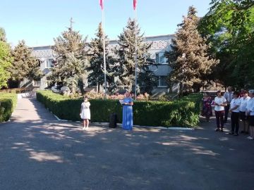 В Григорьевке провели митинг ко Дню государственного флага Российской Федерации