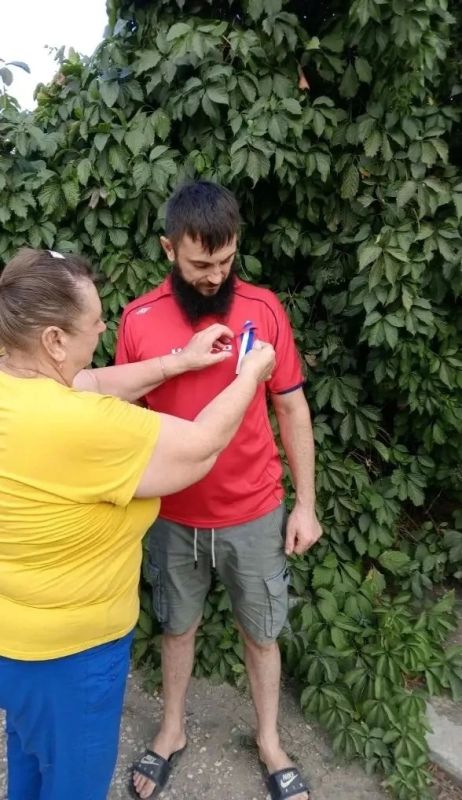 В Хлебодаровском сельском Доме культуры состоялось торжественное мероприятие, посвящённое Дню Государственного флага Российской Федерации В Хлебодаровском сельском Доме культуры состоялось торжественное мероприятие, посвящённое Дню Государственного флага Российской Федерации