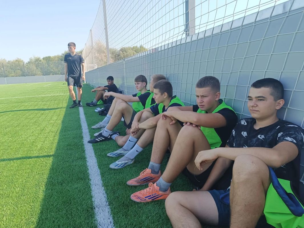 Футбол объединяет: в Каланчаке прошёл яркий турнир! Футбол объединяет: в Каланчаке прошёл яркий турнир!