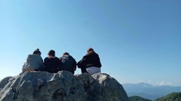 Подростки из Верхнего Рогачика прошли 40 км по горам и получила знак «Турист России»