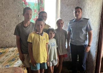 Прокурор Каховского района посетил многодетную семью в селе Костогрызово
