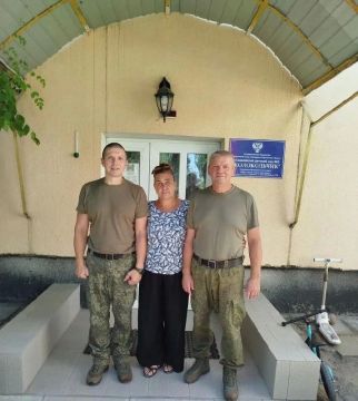 Бойцы Крымского полка навестили детский сад "Колокольчик" в Скадовске