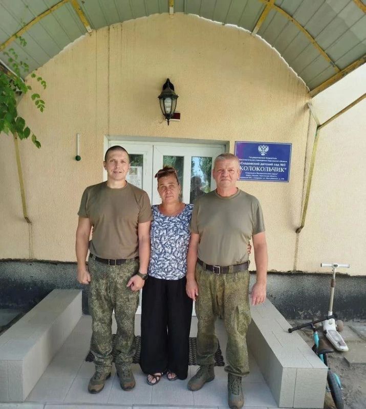 Крымский полк в гостях у Скадовских малышей Крымский полк в гостях у Скадовских малышей