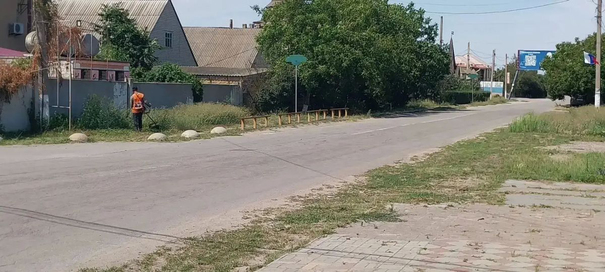 Работы по благоустройству продолжаются в селе Железный Порт Работы по благоустройству продолжаются в селе Железный Порт