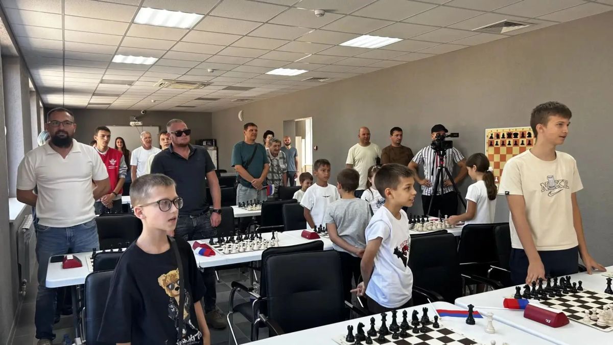 Турнир памяти генерала Маргелова прошёл в Геническе в День флага России Турнир памяти генерала Маргелова прошёл в Геническе в День флага России
