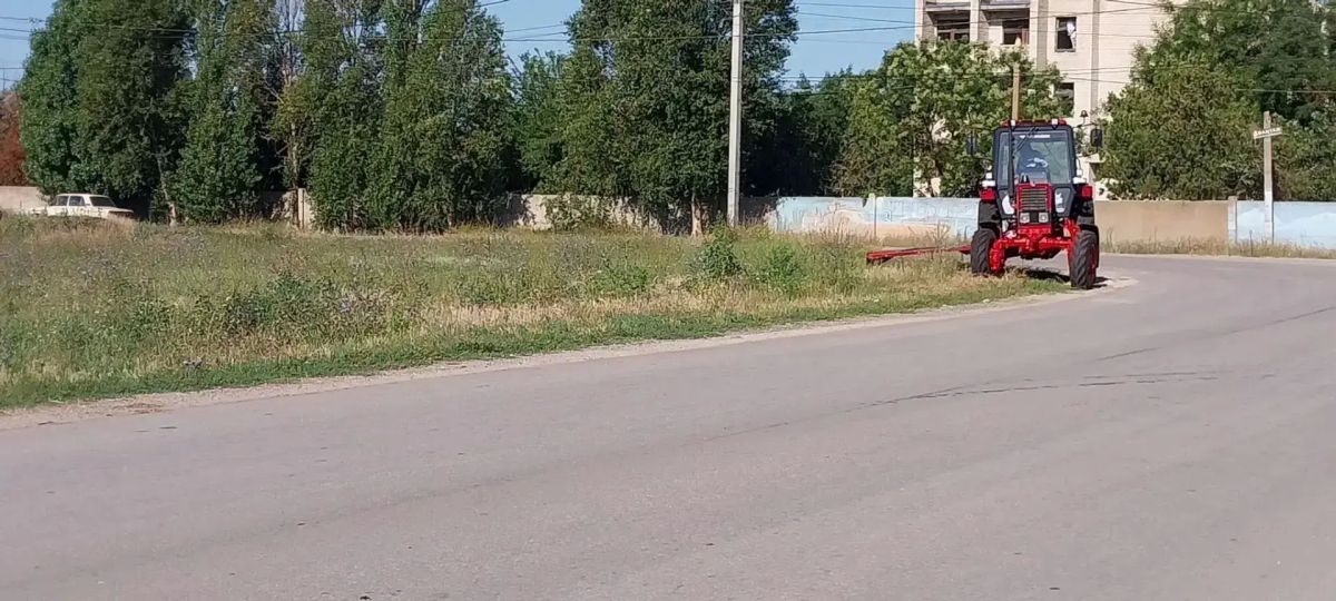 Работы по благоустройству продолжаются в селе Железный Порт Работы по благоустройству продолжаются в селе Железный Порт