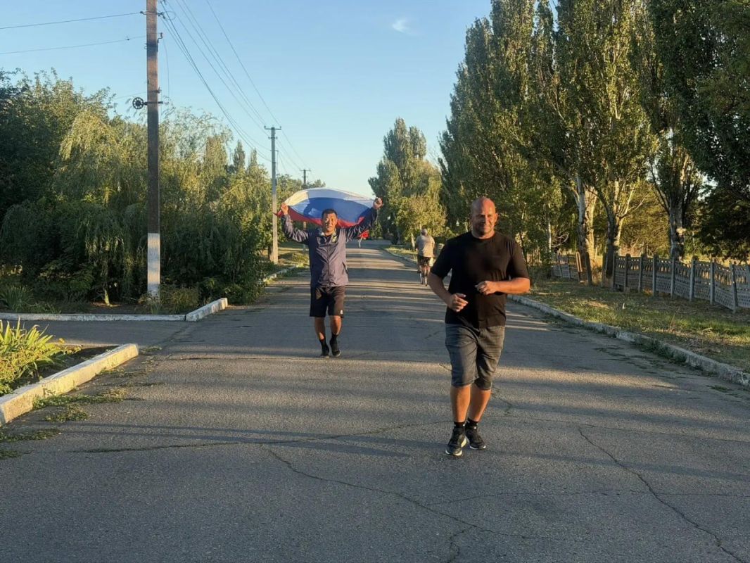 Александр Дудка: Забег ко Дню Государственного флага РФ прошёл в Тарасовке! Александр Дудка: Забег ко Дню Государственного флага РФ прошёл в Тарасовке!