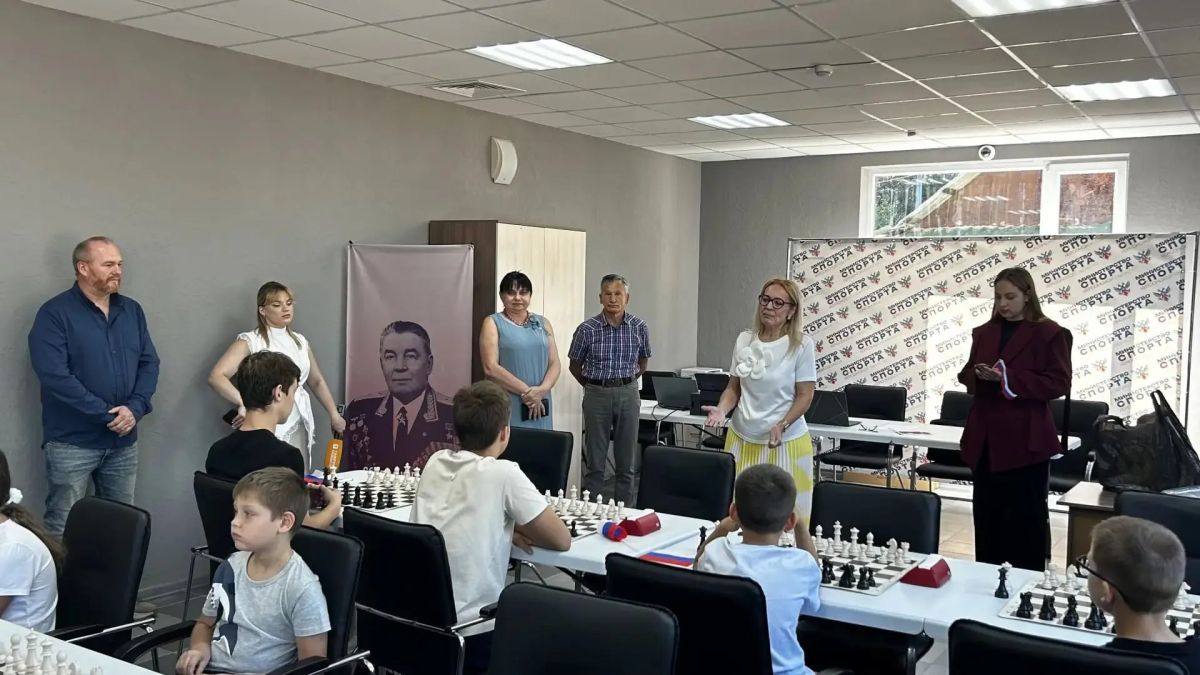Турнир памяти генерала Маргелова прошёл в Геническе в День флага России Турнир памяти генерала Маргелова прошёл в Геническе в День флага России