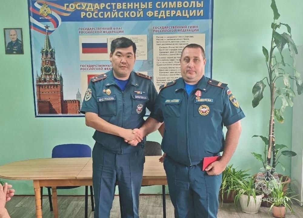 Пожарные МЧС Херсонской области получили медали "За спасение на пожаре" за мужество в селе Хорлы Пожарные МЧС Херсонской области получили медали "За спасение на пожаре" за мужество в селе Хорлы