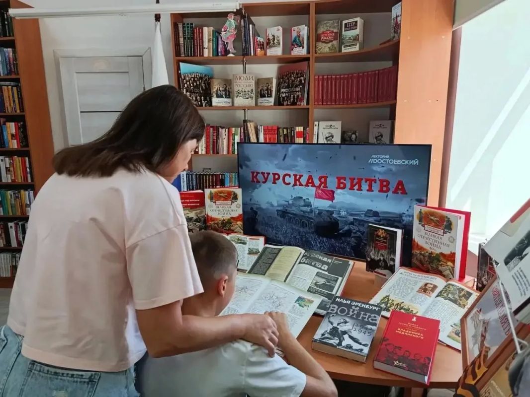 В Геническе открылась выставка «Подвиг на Курской дуге» В Геническе открылась выставка «Подвиг на Курской дуге»