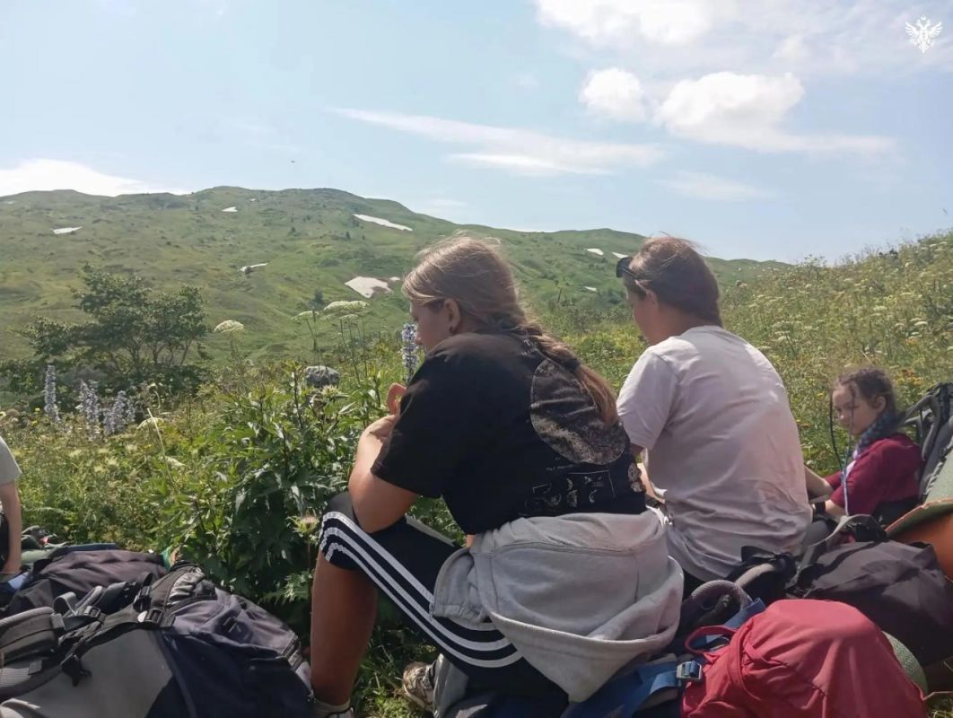 Молодежь из Верхнего Рогачика прошла 40 км по горам Кавказского биосферного заповедника Молодежь из Верхнего Рогачика прошла 40 км по горам Кавказского биосферного заповедника