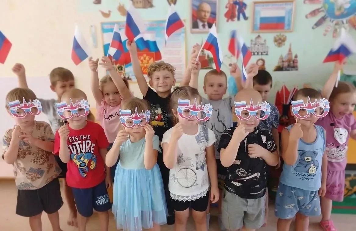 Поздравляем победителей фотоконкурса ко Дню Государственного флага РФ! Поздравляем победителей фотоконкурса ко Дню Государственного флага РФ!
