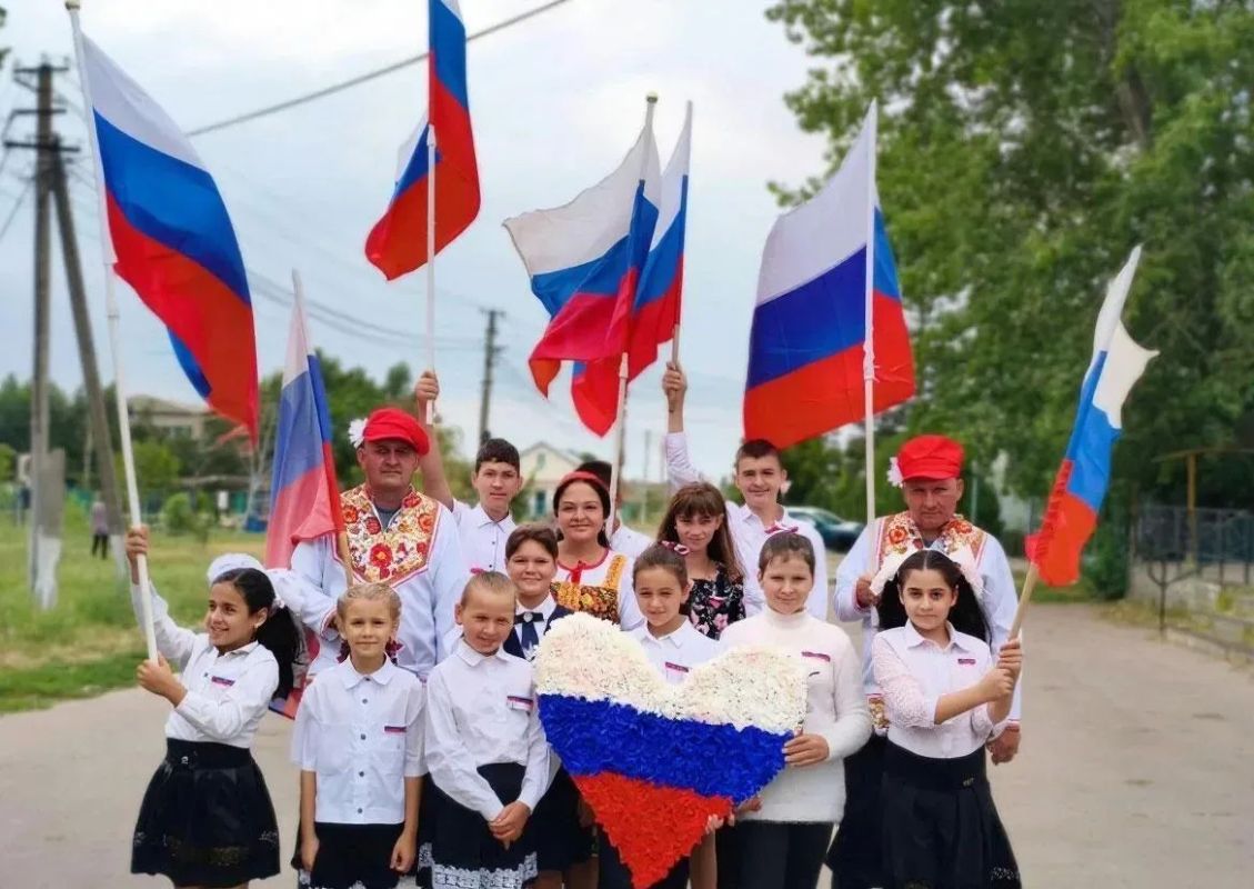 Поздравляем победителей фотоконкурса ко Дню Государственного флага РФ! Поздравляем победителей фотоконкурса ко Дню Государственного флага РФ!