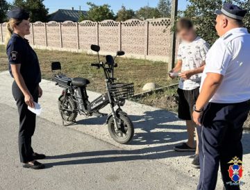 В Каланчакском округе Херсонской области сотрудники Госавтоинспекции организовали профилактическую акцию для водителей СИМ