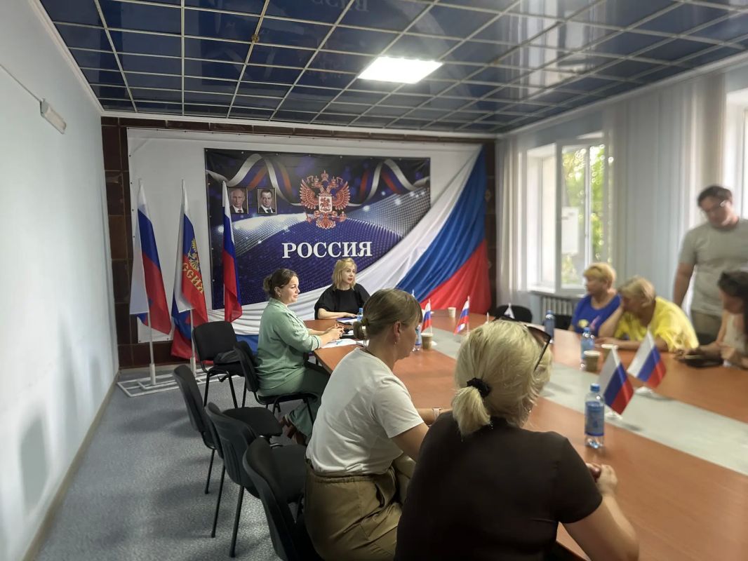 В Чаплинском округе вновь встретилась с предпринимателями по вопросам их деятельности в текущий непростой период В Чаплинском округе вновь встретилась с предпринимателями по вопросам их деятельности в текущий непростой период