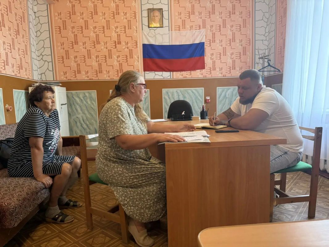 Начальник ТУ «Шевченко» провёл приём граждан в Ульяновке Начальник ТУ «Шевченко» провёл приём граждан в Ульяновке