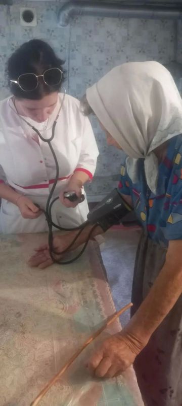 Социальные работники Чаплинского центра социального обслуживания никогда не оставляют без заботы и внимания своих подопечных, получателей социальных услуг: оказывают помощь в побелке печи, наводят порядок на приусадебных... Социальные работники Чаплинского центра социального обслуживания никогда не оставляют без заботы и внимания своих подопечных, получателей социальных услуг: оказывают помощь в побелке печи, наводят порядок на приусадебных...
