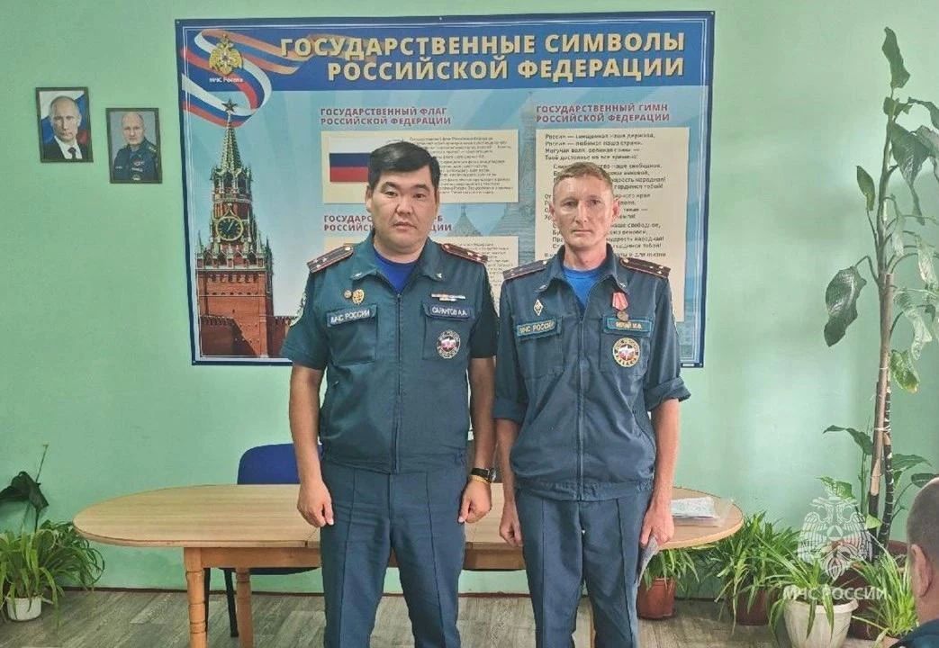 Пожарные МЧС Херсонской области получили медали "За спасение на пожаре" за мужество в селе Хорлы Пожарные МЧС Херсонской области получили медали "За спасение на пожаре" за мужество в селе Хорлы