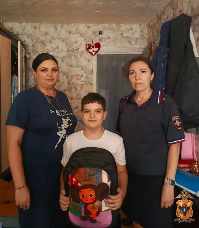 Полицейские Херсонской области принимают участие во Всероссийской благотворительной акции "Помоги пойти учиться" Полицейские Херсонской области принимают участие во Всероссийской благотворительной акции "Помоги пойти учиться"