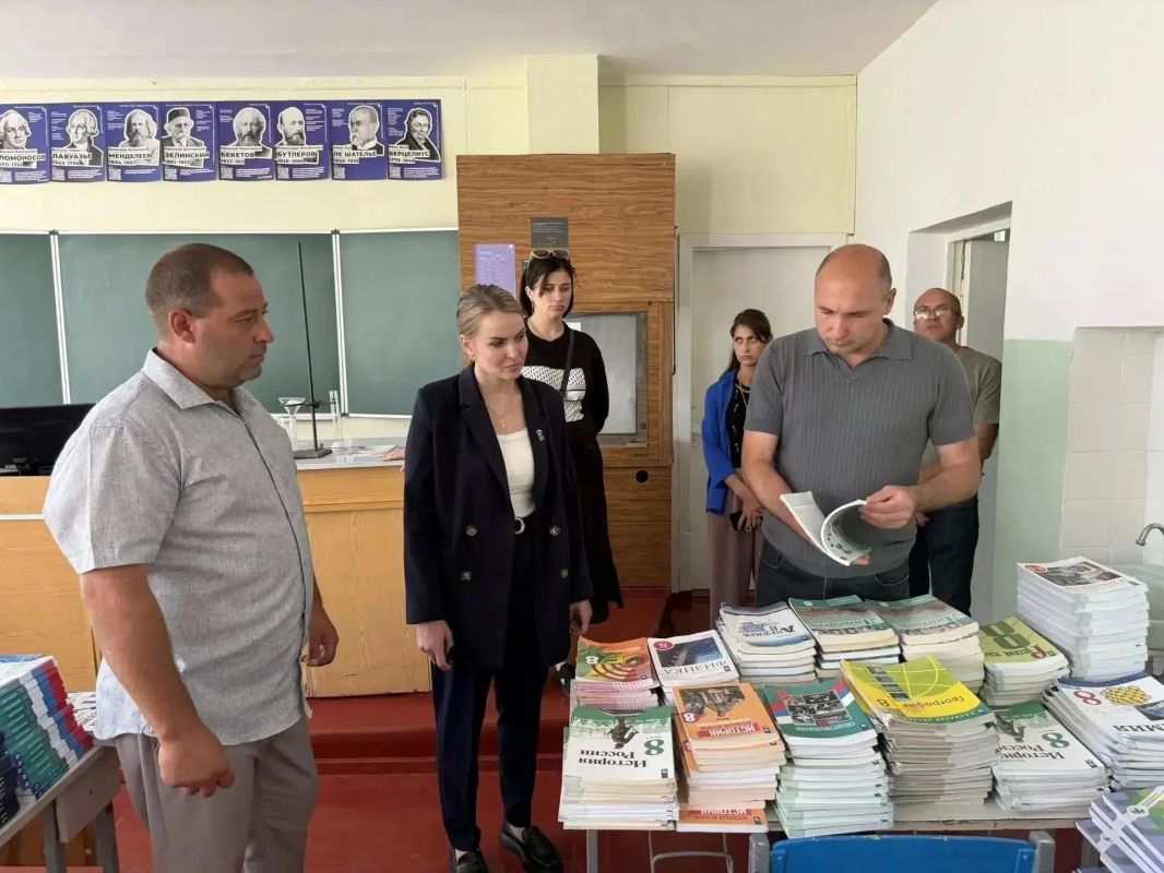Скадовские единороссы провели «Родительскую приёмку» в школах округа Скадовские единороссы провели «Родительскую приёмку» в школах округа