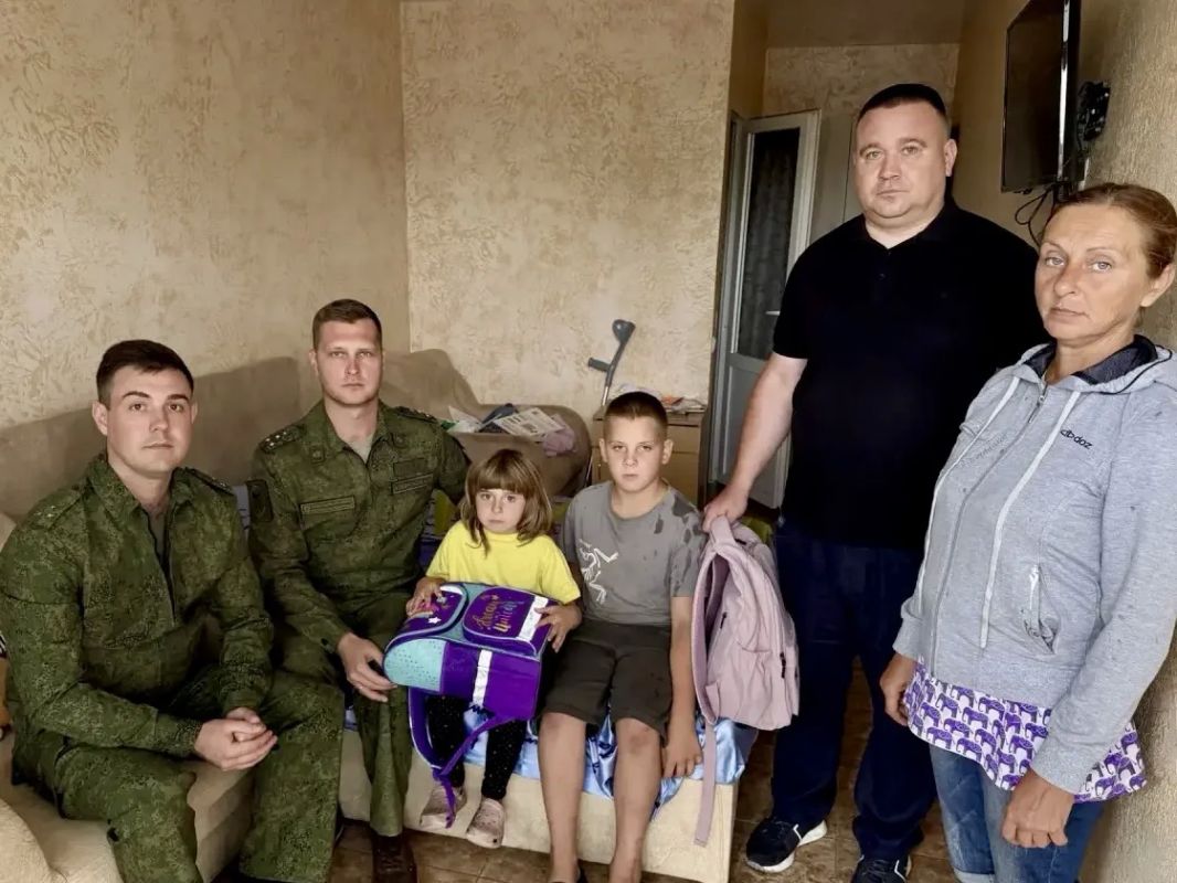 Офицеры СК России продолжают оказывать помощь семьям в преддверии Дня знаний