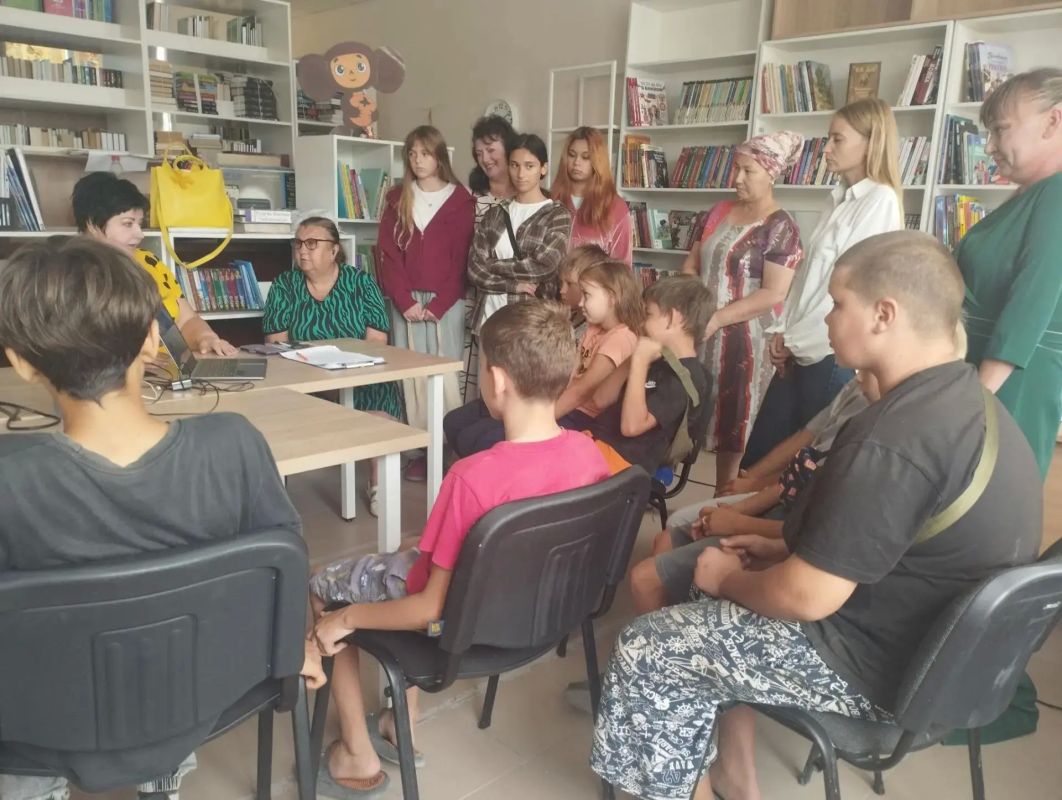 В Стрелковом прошёл киновечер «Шедевр российского кинематографа» В Стрелковом прошёл киновечер «Шедевр российского кинематографа»