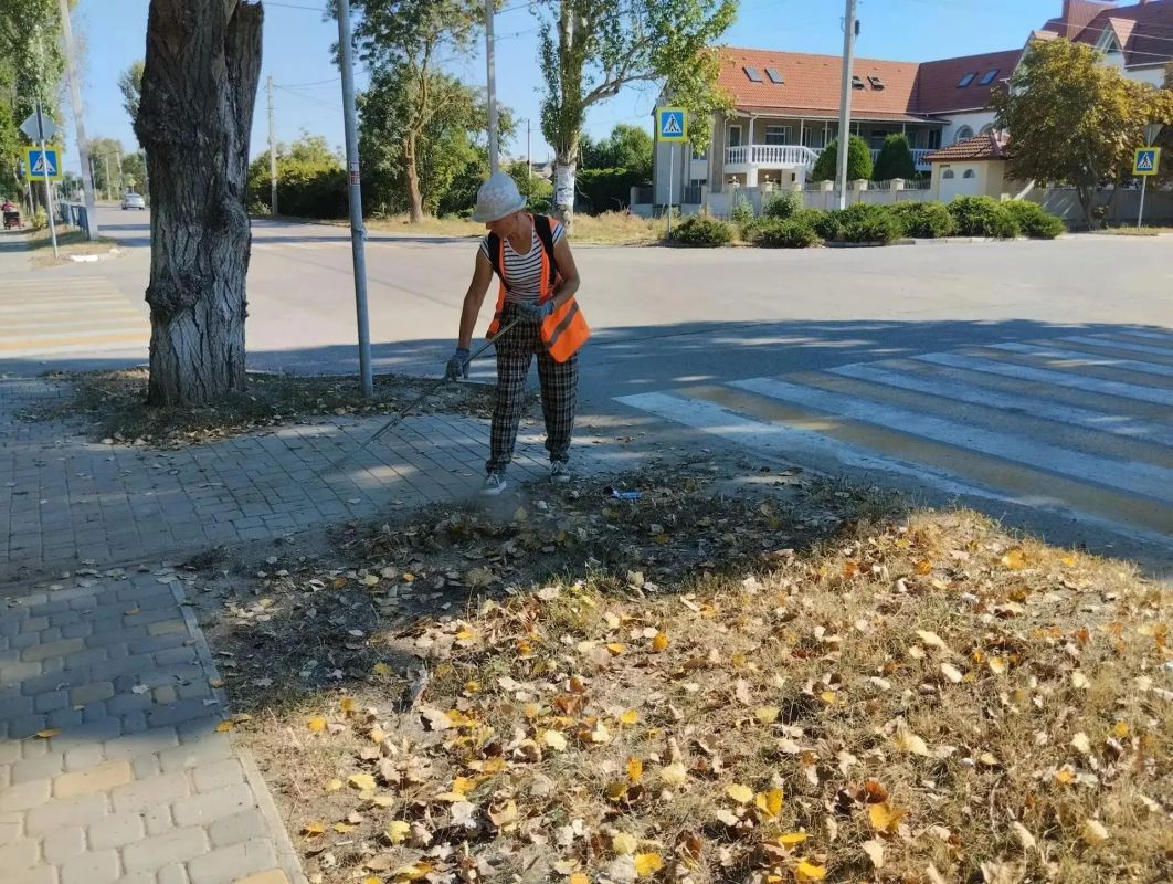 В Скадовске продолжаются плановые работы по благоустройству В Скадовске продолжаются плановые работы по благоустройству