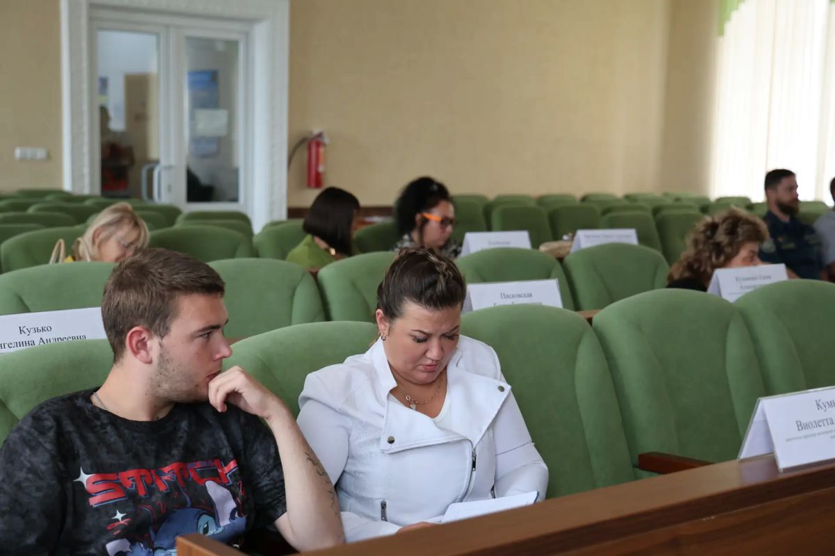 Заседание КДН в Геническе: 16 дел и 7 профилактических вопросов Заседание КДН в Геническе: 16 дел и 7 профилактических вопросов