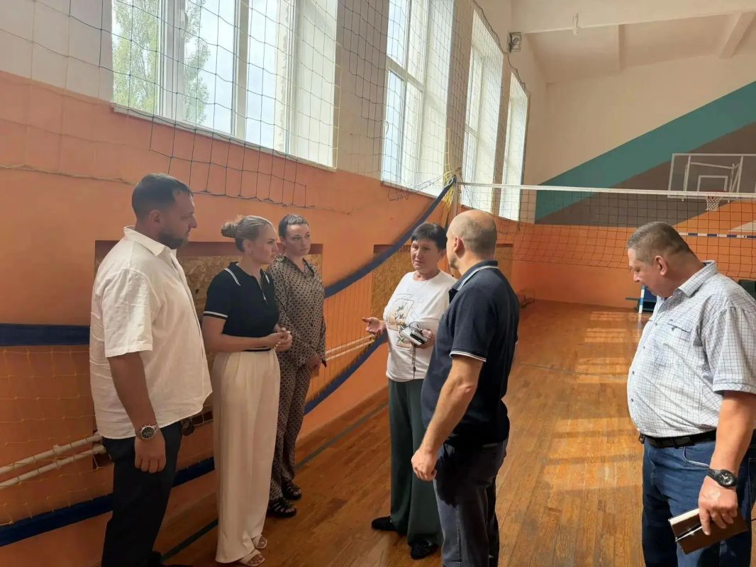 Скадовские единороссы провели «Родительскую приёмку» в школах округа Скадовские единороссы провели «Родительскую приёмку» в школах округа