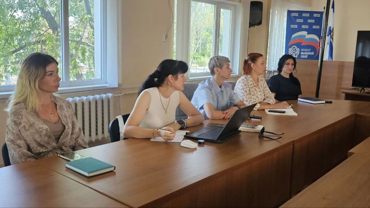Заседание комиссии по делам несовершеннолетних в администрации Скадовского округа Заседание комиссии по делам несовершеннолетних в администрации Скадовского округа