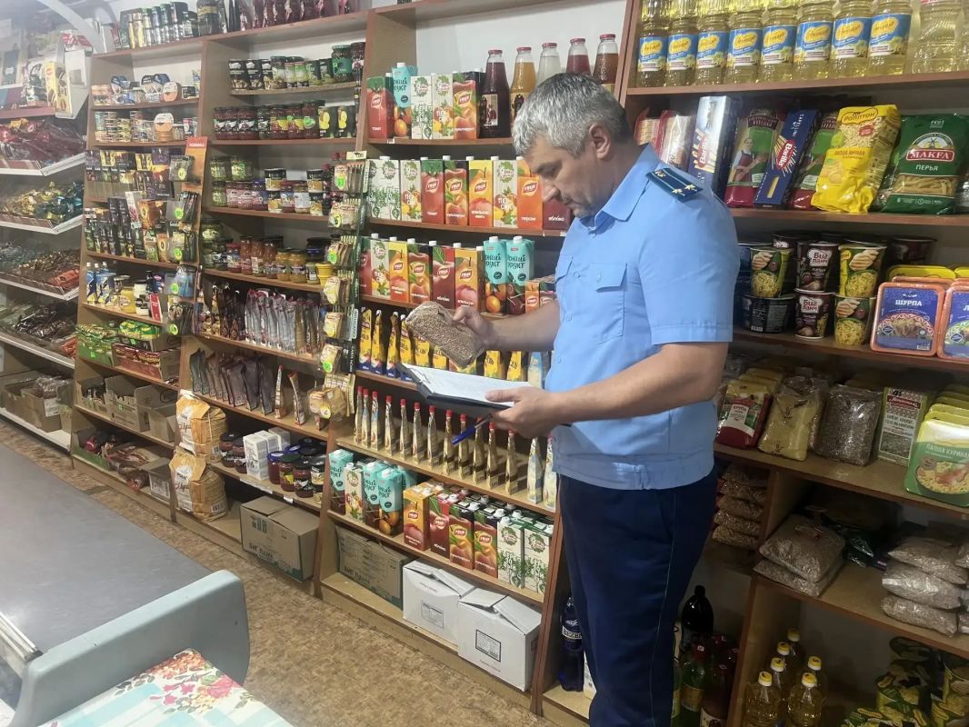 После вмешательства прокуратуры в Каховском округе снижены цены на социально значимые товары После вмешательства прокуратуры в Каховском округе снижены цены на социально значимые товары