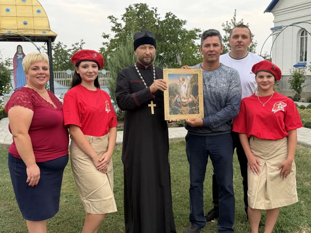 В честь праздника Успения Пресвятой Богородицы передали икону школе Пензенской области В честь праздника Успения Пресвятой Богородицы передали икону школе Пензенской области