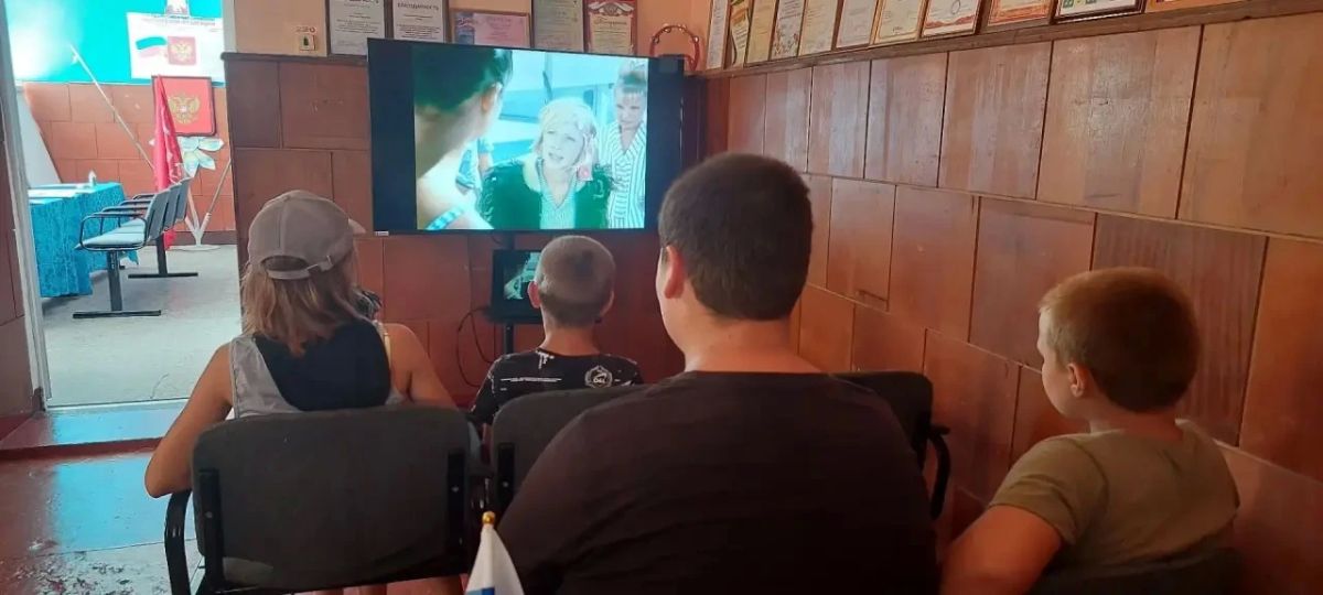 В Маркеевском сельском клубе отметили День российского кино В Маркеевском сельском клубе отметили День российского кино