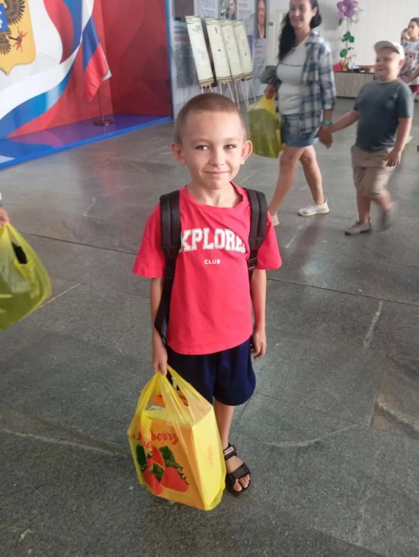Владимир Сальдо: Помогаем семьям собрать детей в школу Владимир Сальдо: Помогаем семьям собрать детей в школу