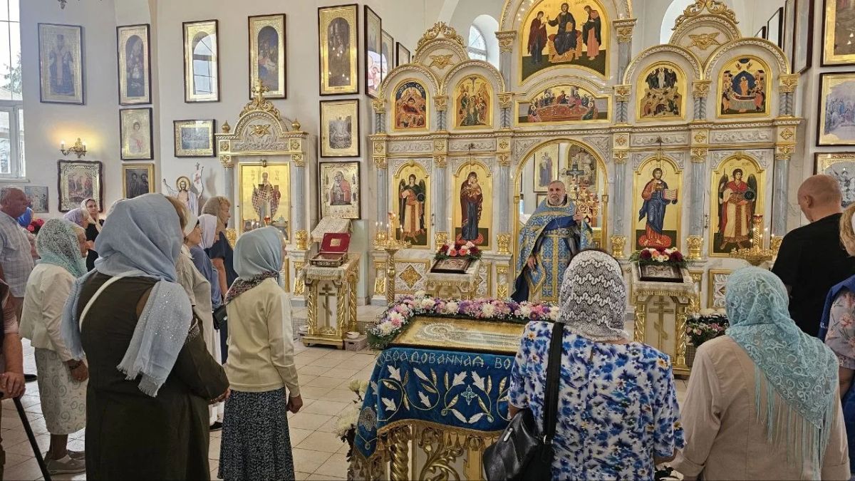 В праздник Успения Пресвятой Богородицы в храмах Скадовского округа прошли Божественные литургии В праздник Успения Пресвятой Богородицы в храмах Скадовского округа прошли Божественные литургии