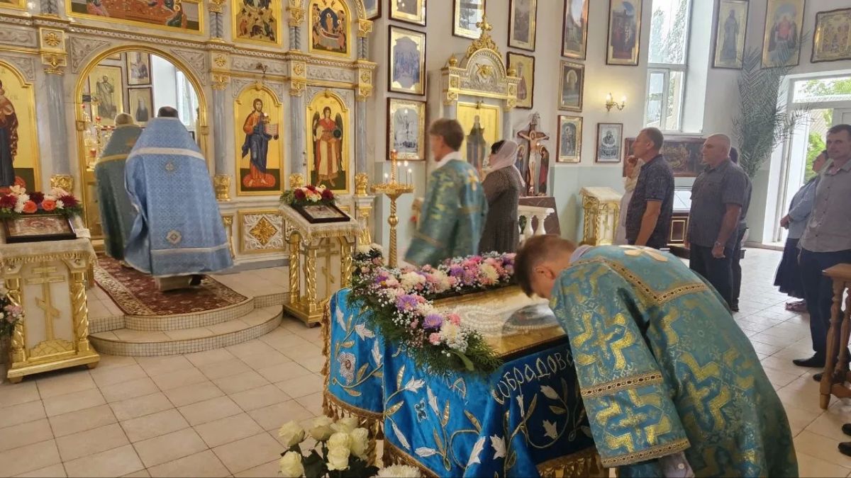 В праздник Успения Пресвятой Богородицы в храмах Скадовского округа прошли Божественные литургии В праздник Успения Пресвятой Богородицы в храмах Скадовского округа прошли Божественные литургии