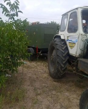 В Каховке на улице Мелитопольская подготовлены емкости для раздачи воды