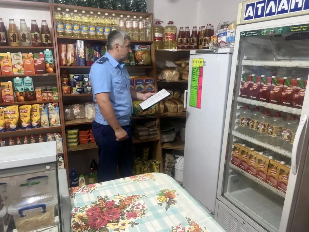 Прокуратура Каховского округа добилась снижения цен на социально значимые товары в пяти магазинах Прокуратура Каховского округа добилась снижения цен на социально значимые товары в пяти магазинах