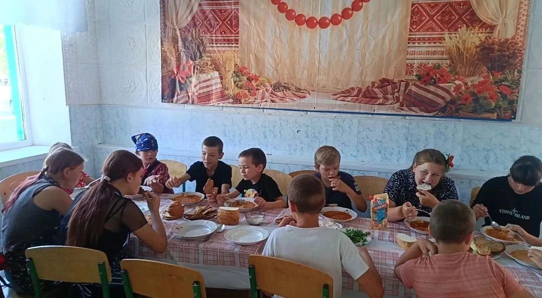 В Семёновке дети приготовили борщ на свежем воздухе в рамках проекта «Борщ-фест» В Семёновке дети приготовили борщ на свежем воздухе в рамках проекта «Борщ-фест»