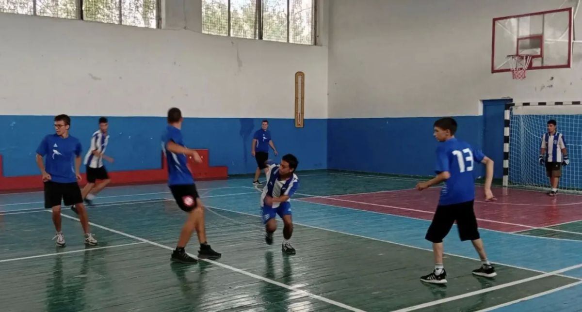 Завершающим аккордом уходящего лета стал розыгрыш «Летнего кубка ДЮСШ — 2026» по мини-футболу, который состоялся в спортивном зале Каховской ДЮСШ «Лидер» Завершающим аккордом уходящего лета стал розыгрыш «Летнего кубка ДЮСШ — 2026» по мини-футболу, который состоялся в спортивном зале Каховской ДЮСШ «Лидер»