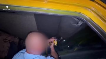 На Украине мужчина прятал уклонистов в крыше микроавтобуса