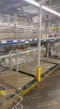 Супермаркеты пустеют по всей Украине: на видео магазины в Ивано-Франковске, Виннице, Львове и Киеве