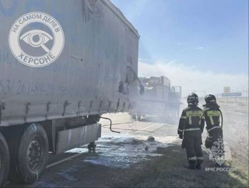 Прицеп грузового автомобиля, перевозившего стройматериалы, загорелся в Геническом округе из-за атаки вражеского БпЛА