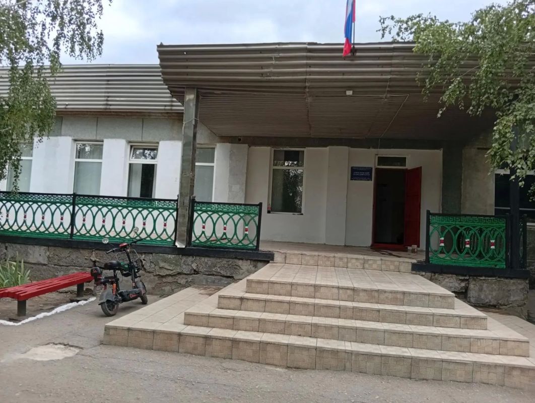 Осенний субботник в Алексеевском сельском клубе Осенний субботник в Алексеевском сельском клубе