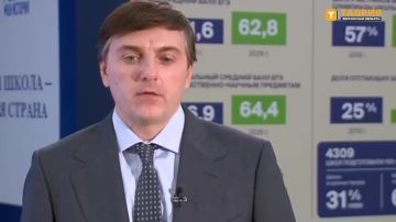 Более половины образовательных учреждений Донбасса и Новороссии уже восстановлены, заявил Сергей Кравцов