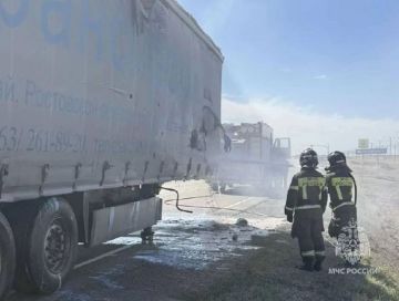 Прицеп грузового автомобиля, перевозившего стройматериалы, загорелся в Геническом округе из-за атаки вражеского БпЛА