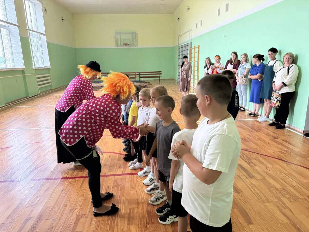 С днём рождения, 1-й класс! Праздник в Приморской школе С днём рождения, 1-й класс! Праздник в Приморской школе