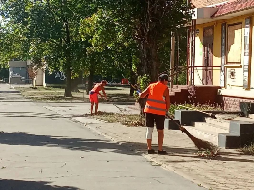 Работаем для Вас: коммунальная служба продолжает поддерживать порядок в округе Работаем для Вас: коммунальная служба продолжает поддерживать порядок в округе