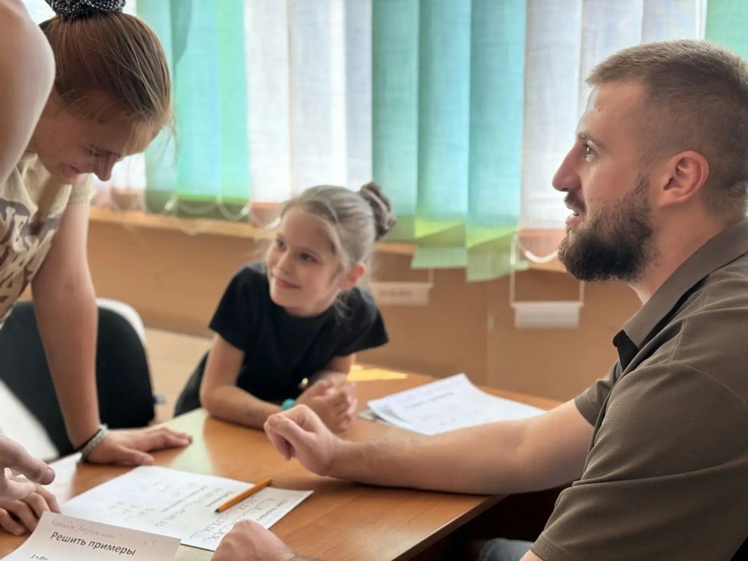 В Молодёжном центре города Каховки ко Дню знаний состоялась квест-игра «Код к новому учебному году» В Молодёжном центре города Каховки ко Дню знаний состоялась квест-игра «Код к новому учебному году»
